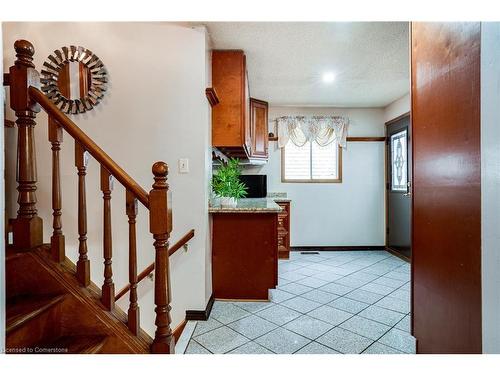 188 Clifton Downs Road, Hamilton, ON - Indoor Photo Showing Other Room