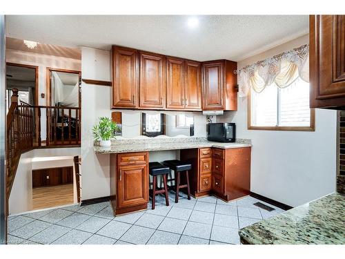 188 Clifton Downs Road, Hamilton, ON - Indoor Photo Showing Kitchen