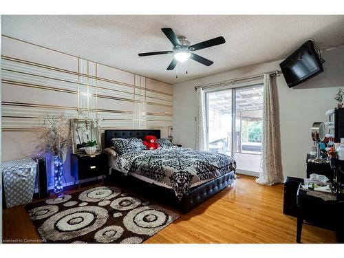 188 Clifton Downs Road, Hamilton, ON - Indoor Photo Showing Bedroom