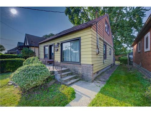 220 Mcanulty Boulevard, Hamilton, ON - Outdoor