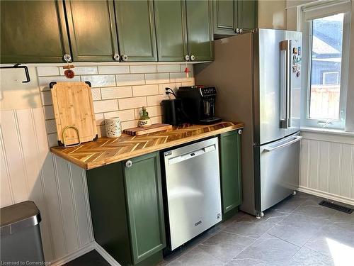 4354 Otter Street, Niagara Falls, ON - Indoor Photo Showing Kitchen