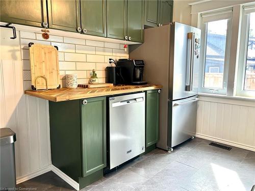 4354 Otter Street, Niagara Falls, ON - Indoor Photo Showing Kitchen