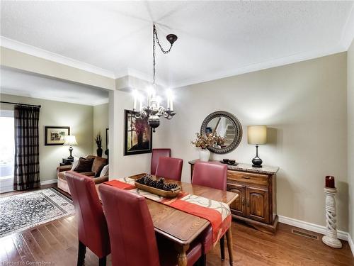 3063 Flanagan Court, Burlington, ON - Indoor Photo Showing Dining Room