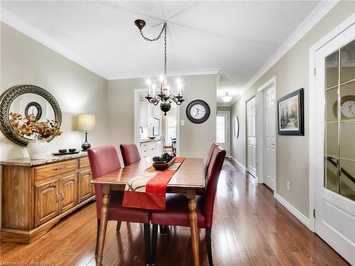 3063 Flanagan Court, Burlington, ON - Indoor Photo Showing Dining Room