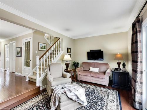 3063 Flanagan Court, Burlington, ON - Indoor Photo Showing Living Room