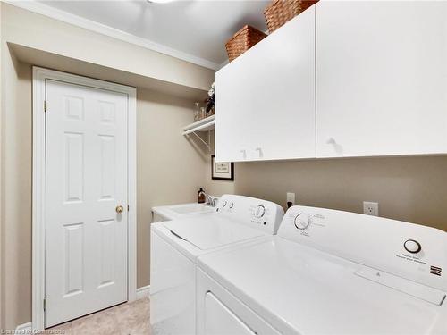 3063 Flanagan Court, Burlington, ON - Indoor Photo Showing Laundry Room