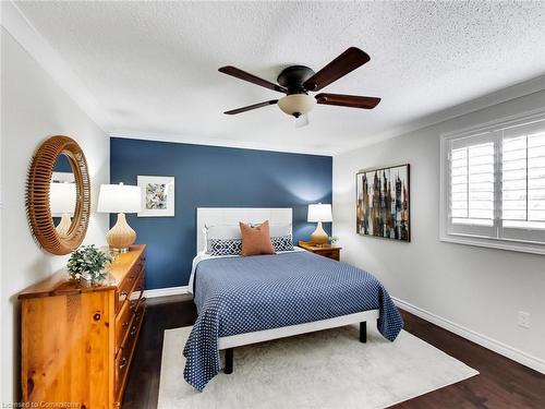 3063 Flanagan Court, Burlington, ON - Indoor Photo Showing Bedroom