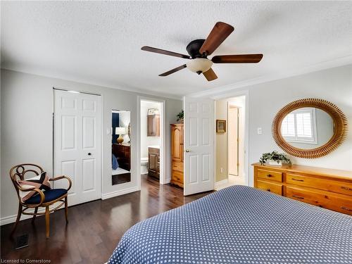 3063 Flanagan Court, Burlington, ON - Indoor Photo Showing Bedroom