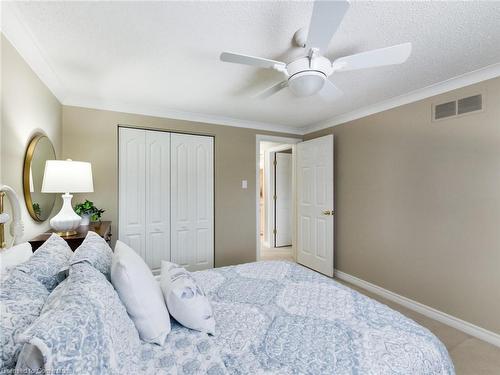 3063 Flanagan Court, Burlington, ON - Indoor Photo Showing Bedroom