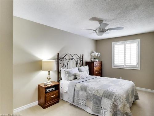 3063 Flanagan Court, Burlington, ON - Indoor Photo Showing Bedroom