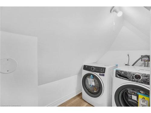 582 Wentworth Street N, Hamilton, ON - Indoor Photo Showing Laundry Room