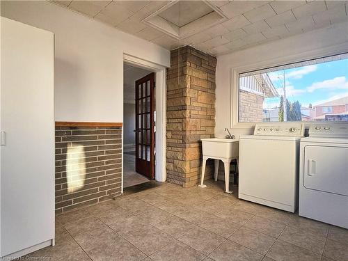 115 Chesley Street, Hamilton, ON - Indoor Photo Showing Laundry Room