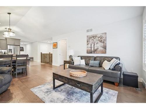 5 Richard Crescent, Smithville, ON - Indoor Photo Showing Living Room