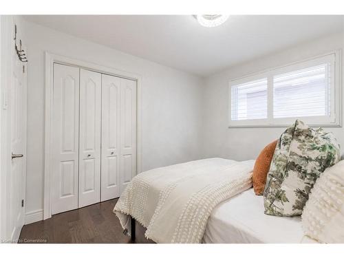 1223 Dunsmure Road, Hamilton, ON - Indoor Photo Showing Bedroom