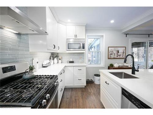 85 Barons Avenue S, Hamilton, ON - Indoor Photo Showing Kitchen With Upgraded Kitchen