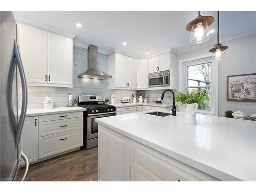 85 Barons Avenue S, Hamilton, ON - Indoor Photo Showing Kitchen With Upgraded Kitchen