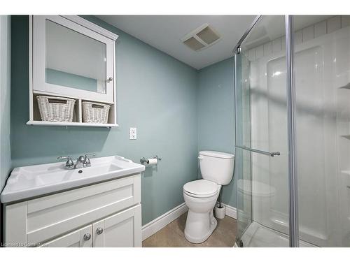 85 Barons Avenue S, Hamilton, ON - Indoor Photo Showing Bathroom