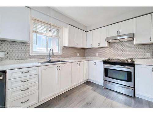 Upper-1654 Upper Wellington Street, Hamilton, ON - Indoor Photo Showing Kitchen