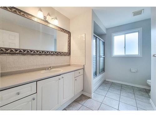 Upper-1654 Upper Wellington Street, Hamilton, ON - Indoor Photo Showing Bathroom