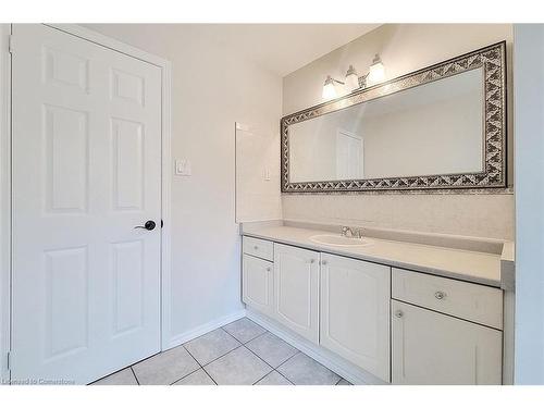 Upper-1654 Upper Wellington Street, Hamilton, ON - Indoor Photo Showing Bathroom