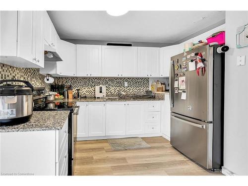 12-1300 Upper Ottawa Street, Hamilton, ON - Indoor Photo Showing Kitchen