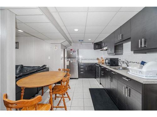 70 Lakecrest Trail, Brampton, ON - Indoor Photo Showing Kitchen