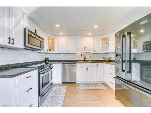 709-5090 Pinedale Avenue, Burlington, ON - Indoor Photo Showing Kitchen