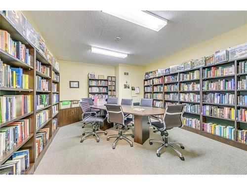 709-5090 Pinedale Avenue, Burlington, ON - Indoor Photo Showing Office