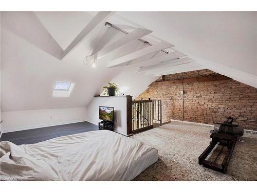 136 East Avenue N, Hamilton, ON - Indoor Photo Showing Bedroom