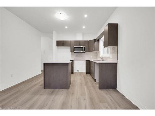 35 Willson Drive, Thorold, ON - Indoor Photo Showing Kitchen