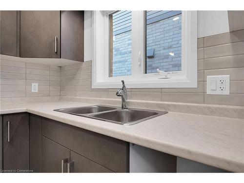 35 Willson Drive, Thorold, ON - Indoor Photo Showing Kitchen With Double Sink