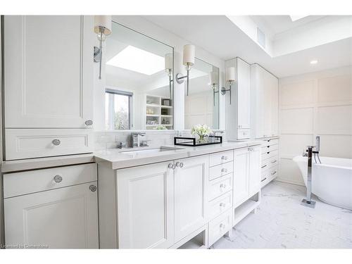 6345 Mcniven Court, Burlington, ON - Indoor Photo Showing Bathroom