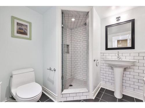 9 Hilo Road, Toronto, ON - Indoor Photo Showing Bathroom