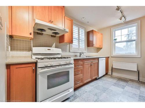 9 Hilo Road, Toronto, ON - Indoor Photo Showing Kitchen