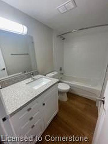 804-125 Forsythe Street, Oakville, ON - Indoor Photo Showing Bathroom