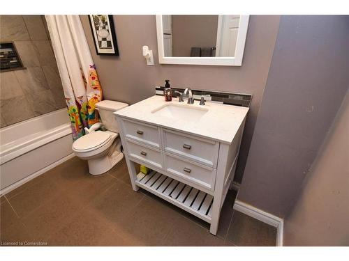 43 Brewster Way, Brantford, ON - Indoor Photo Showing Bathroom