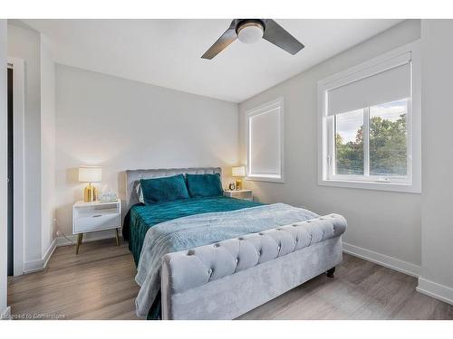 4 Wilings Lane, Ancaster, ON - Indoor Photo Showing Bedroom