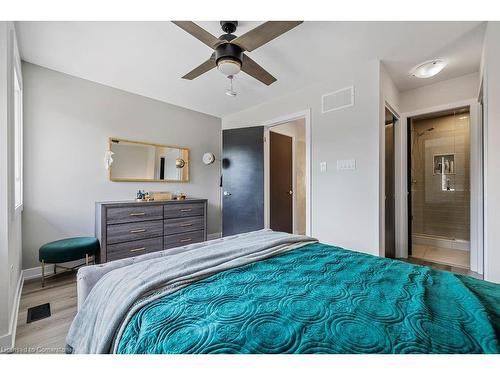 4 Wilings Lane, Ancaster, ON - Indoor Photo Showing Bedroom