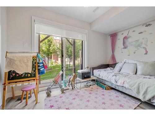 4 Wilings Lane, Ancaster, ON - Indoor Photo Showing Bedroom