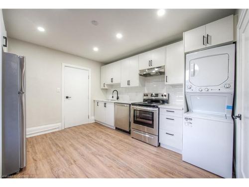 2-12 Eastbourne Avenue, Hamilton, ON - Indoor Photo Showing Kitchen