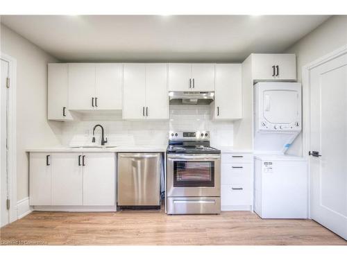 2-12 Eastbourne Avenue, Hamilton, ON - Indoor Photo Showing Kitchen