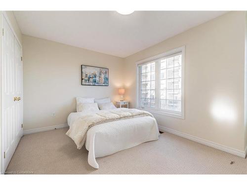 682 Summers Common, Burlington, ON - Indoor Photo Showing Bedroom