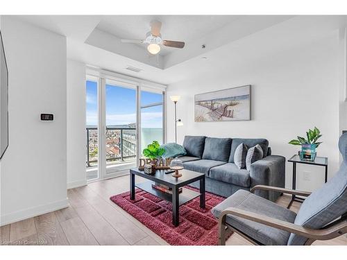 B918-3200 Dakota Common, Burlington, ON - Indoor Photo Showing Living Room