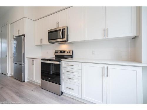 76-10 Windward Drive, Grimsby, ON - Indoor Photo Showing Kitchen