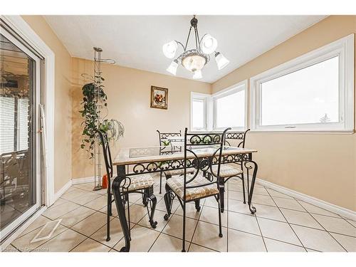 5100 White Church Road, Glanbrook, ON - Indoor Photo Showing Dining Room