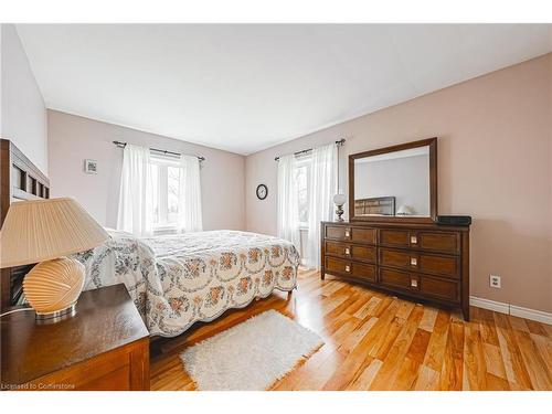 5100 White Church Road, Glanbrook, ON - Indoor Photo Showing Bedroom