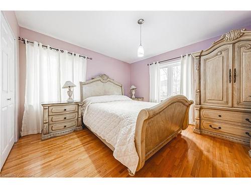 5100 White Church Road, Glanbrook, ON - Indoor Photo Showing Bedroom