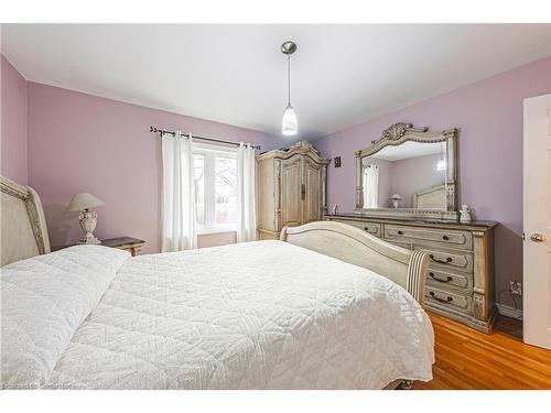 5100 White Church Road, Glanbrook, ON - Indoor Photo Showing Bedroom