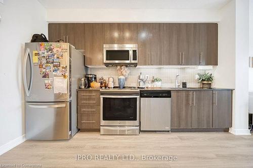 901-4011 Brickstone Mews, Mississauga, ON - Indoor Photo Showing Kitchen