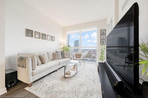 901-4011 Brickstone Mews, Mississauga, ON - Indoor Photo Showing Living Room